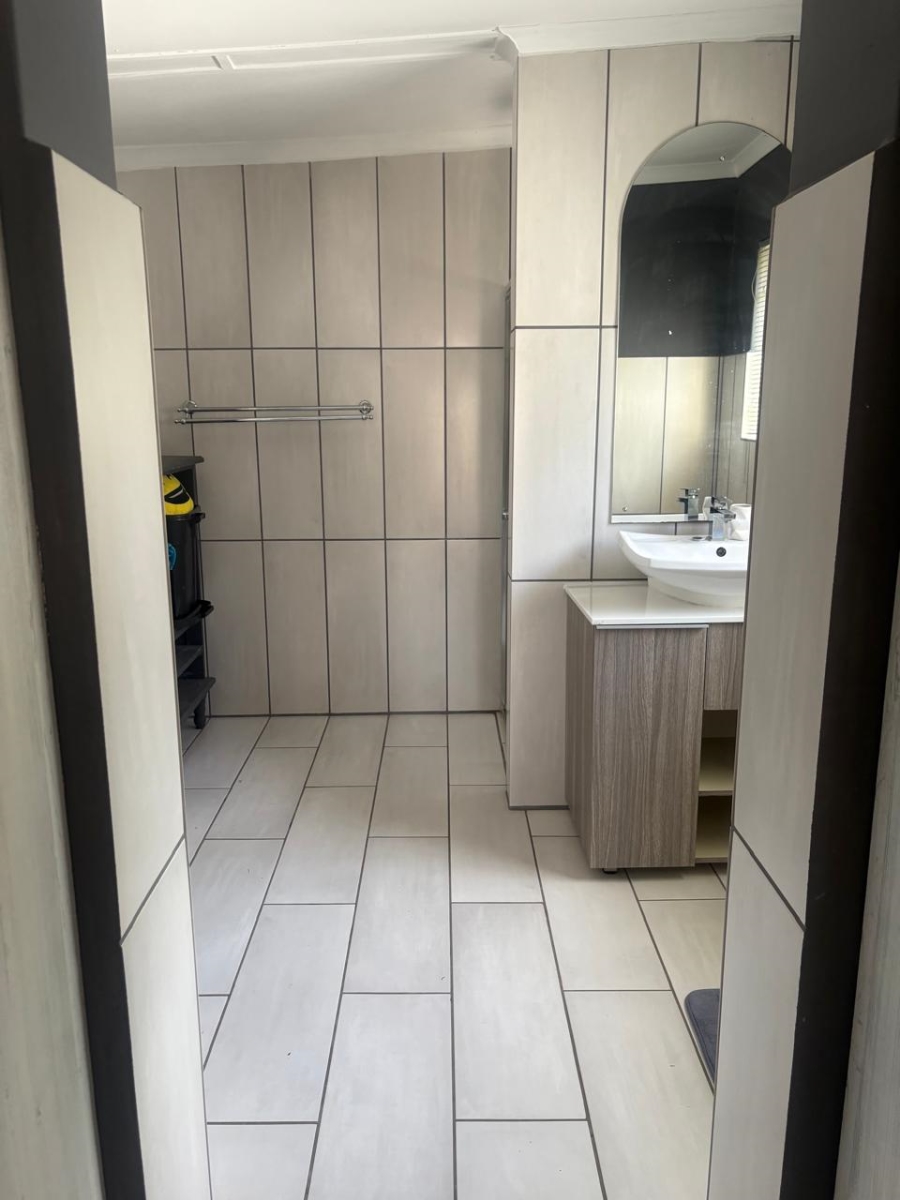 To Let 3 Bedroom Property for Rent in Campher Park Eastern Cape